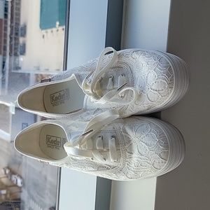 Platform lace keds